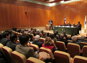Edgardo Riveros en lanzamiento libro Hugo Llanos Edgardo Riveros en lanzamiento libro Hugo Llanos