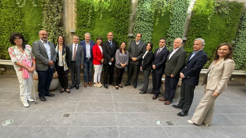 Rector González se reúne con Subsecretaria de Educación Superior