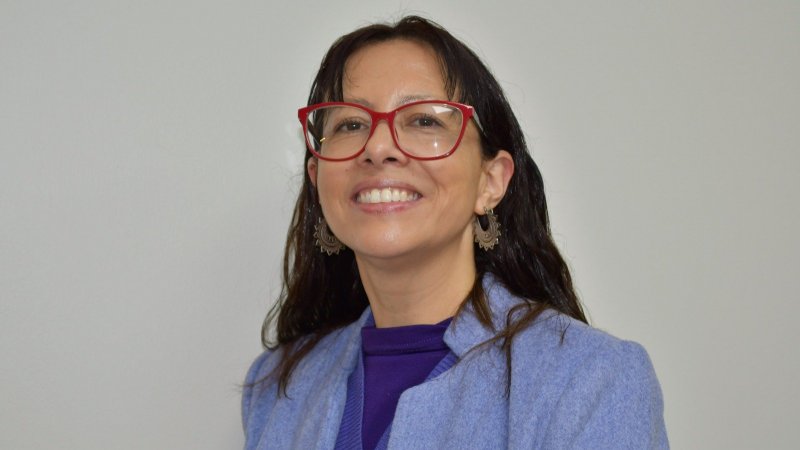 Académica del Núcleo del Magíster en Psicología Clínica-Terapias Dialógicas recibe importante Premio