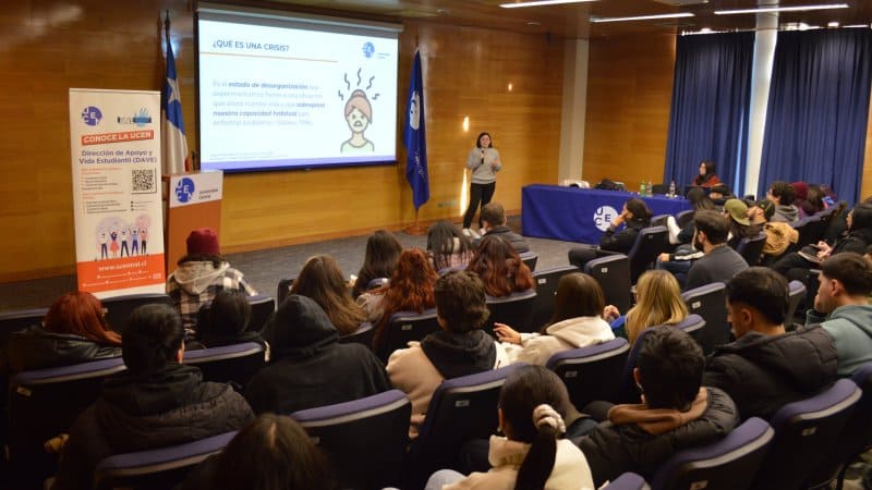 Dave realizó taller de Primeros Auxilios Psicológicos abierto a toda la U.Central