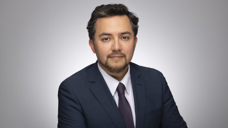 Tesis de Magíster en Derecho Público fue publicada en publicación de Contraloría