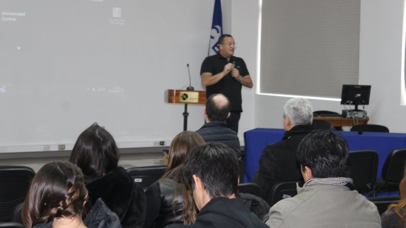 Ingenierías cierran el Mes de la Ingeniería con charla y coaching motivacional