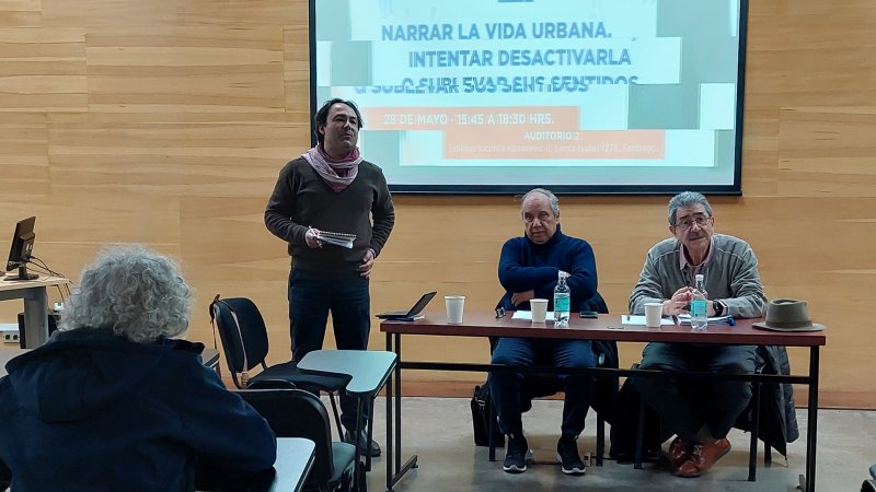 Conversatorio analizó la historia y el rol de la ciudad en la vida urbana y en la narrativa