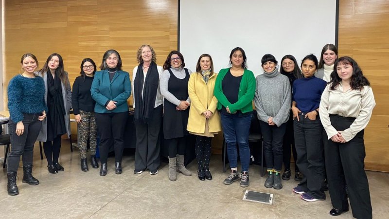 InES género de la U. Central celebra interesante reunión entre académicas y Ana Buquet