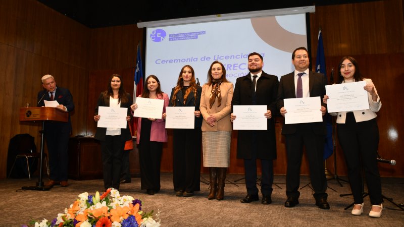 Revisa las imágenes de las ceremonias de licenciatura de Derecho