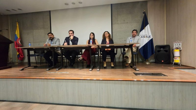 Director de LegalTech U.Central expuso en Colombia