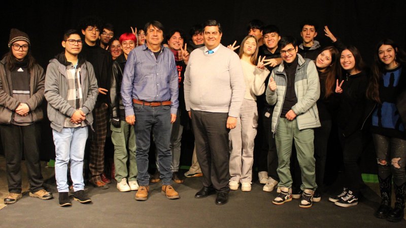 Alumnos de Periodismo participaron en conversatorio con corresponsal jefe de la agencia de noticias AFP