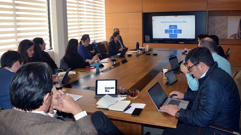 Vicerrectoría Académica y vicedecanos/as se reunieron con el Núcleo Milenio Experiencia Estudiantil en Educación Superior