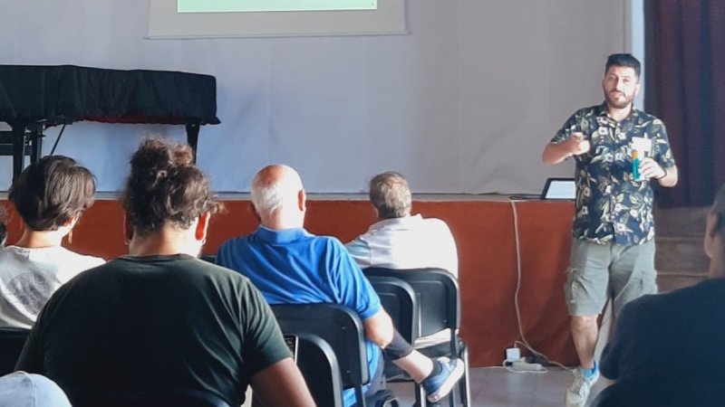 Investigador Cristián Erices desarrolla exitosa estadía de investigación en Atenas