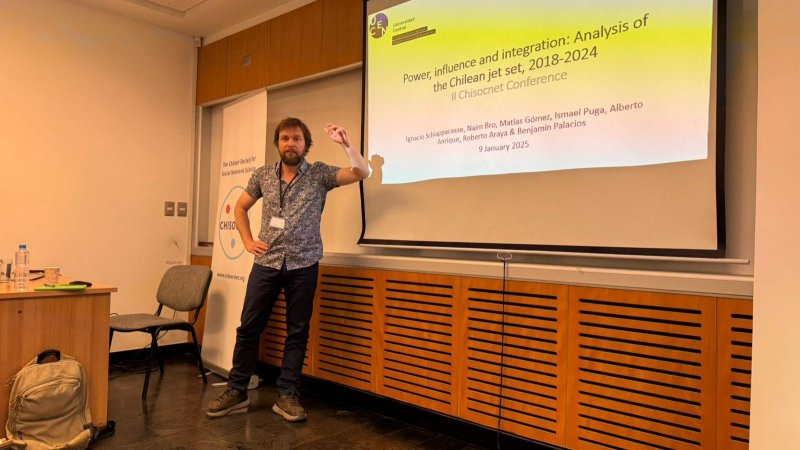 Ignacio Schiappacasse, académico de la FEGOC, participó en la II Conferencia Chilena de Redes Sociales