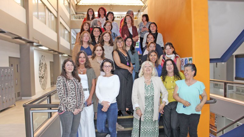 FINARQ conmemora el 8M ofreciendo un desayuno a las mujeres de la facultad