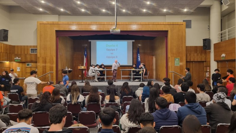 Marcelo Guital realizó inspiradora charla motivacional a los alumnos de primer año de las carreras de negocios