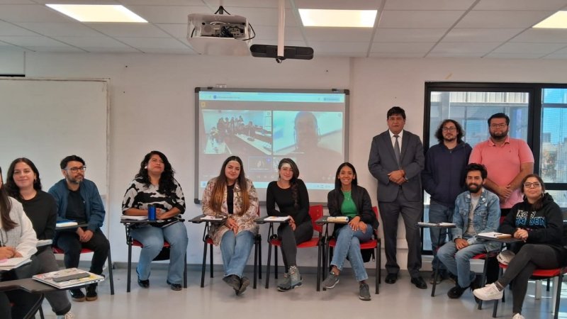 Estudiantes de la Región de Coquimbo y Colombia comparten experiencia educativa en clase espejo