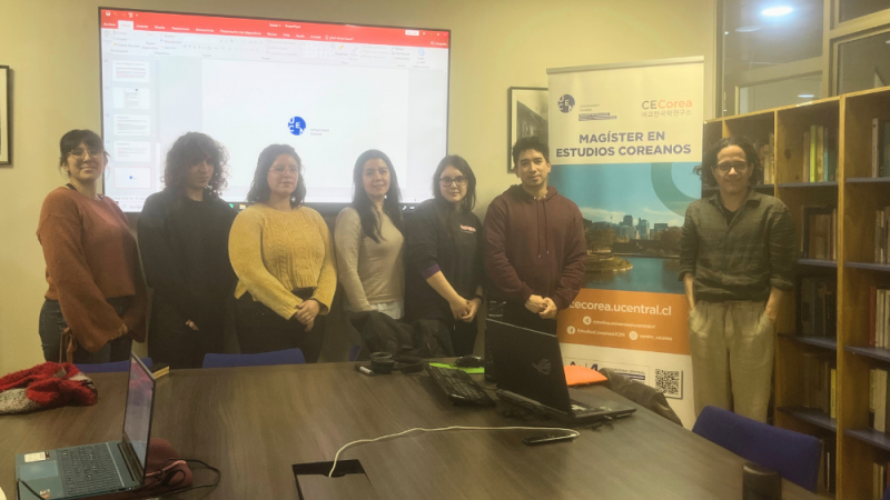 Graduados del Magíster en Estudios Coreanos participaron en taller de publicación científica