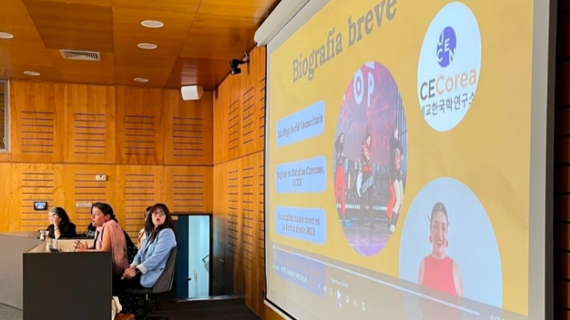 Estudiantes del Magíster en Estudios Coreanos participaron en encuentro académico sobre materialidad asiática